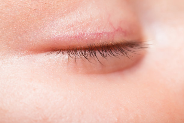 宝宝的眼睛闭上了微距的睫毛图片下载