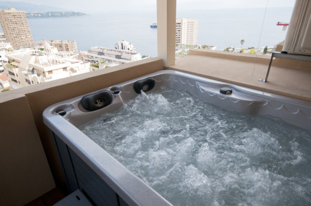 热水浴缸图片下载