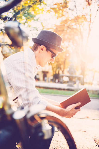 读一本书图片下载