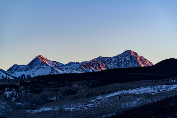 国会峰，麋鹿山日落图片下载