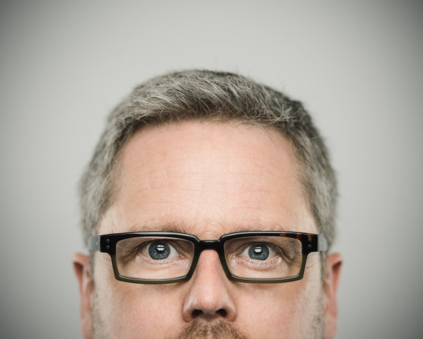 一个真实的白人男人的肖像图片下载