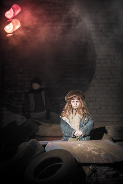 贫民窟的流浪儿童图片下载