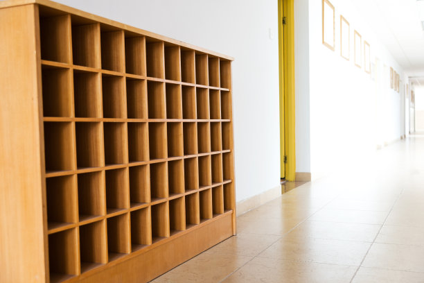 学校的走廊图片下载