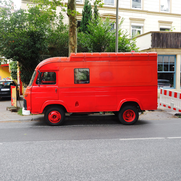 红色Oltimer卡车图片下载