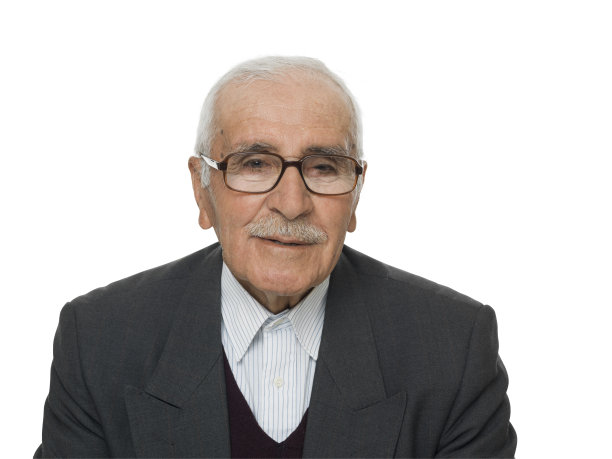 白色背景上的一位老人的肖像图片下载