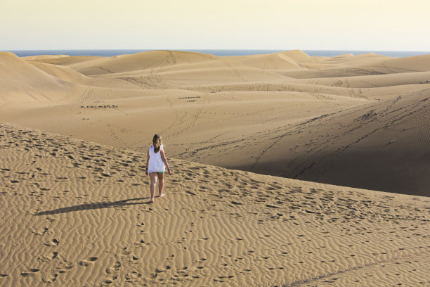 走向平静图片下载