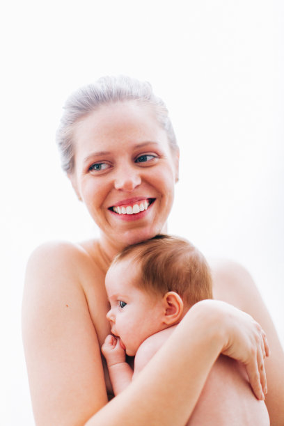 一位慈爱的母亲的肖像图片下载