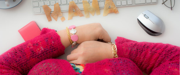 妈妈的桌子上写着妈妈图片下载