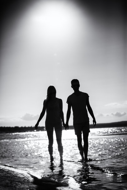 年轻情侣剪影图片下载