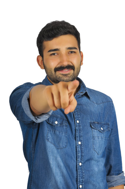 年轻人指着你图片下载