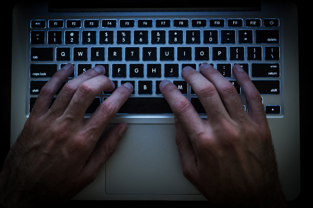 在电脑上打字素材图片