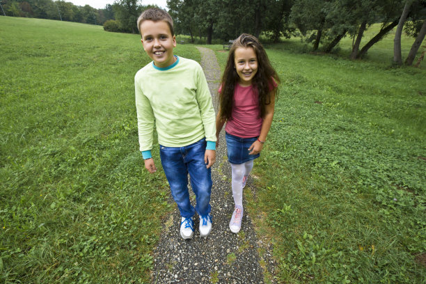 快乐的孩子图片下载