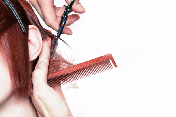 发型师剪头发图片下载