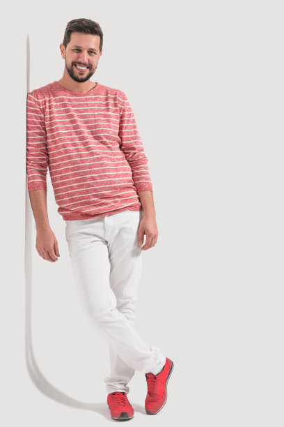 自信英俊的男人肖像图片下载