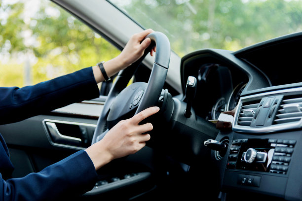 驾驶汽车素材图片