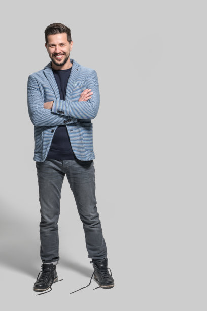 自信英俊的男人肖像图片下载