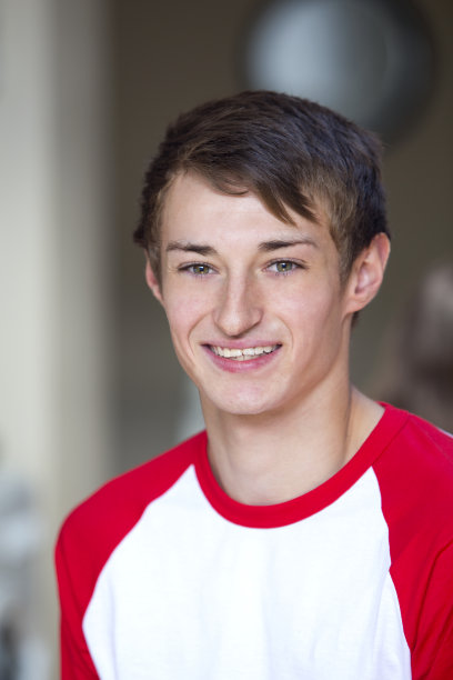 年轻人的肖像图片下载