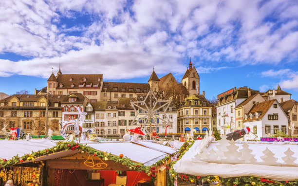 Barfüsserplatz在圣诞节期间在巴塞尔图片下载