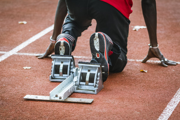 短跑运动员准备好了图片下载