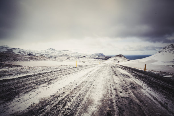 秋天的冰岛路图片下载