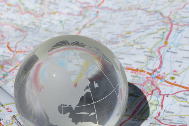 地图上的透明球体图片下载