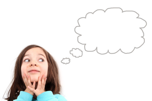 小女孩的思想云在头顶上思考图片下载