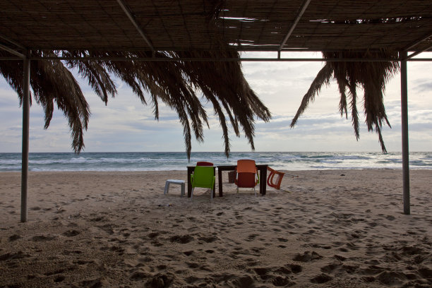 秋天空旷的海滩图片下载