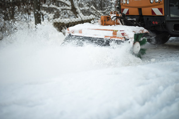清除食物路径上的积雪图片下载