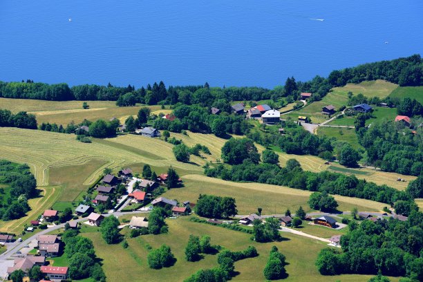 日内瓦湖(法语:lac Léman)旁边的村庄05图片下载