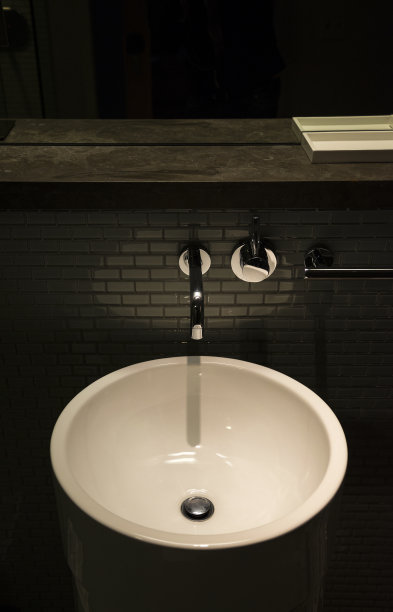 现代浴室家具图片下载