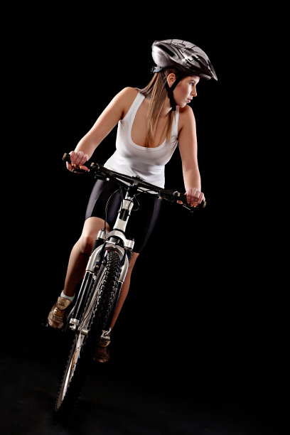 骑自行车的人图片下载