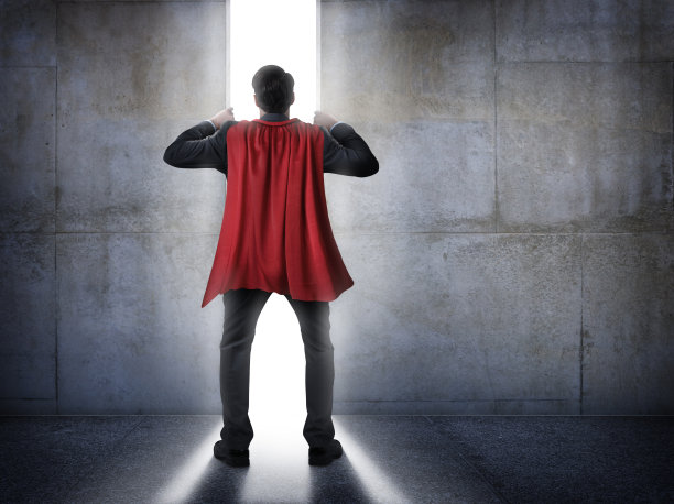 超级英雄商人试图逃跑图片下载