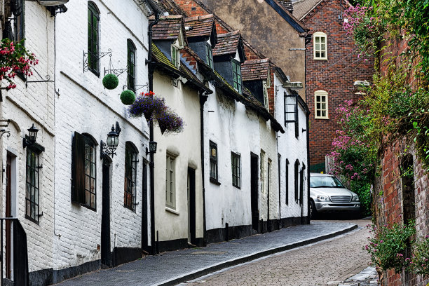 英国布里奇北陡峭狭窄的街道图片下载