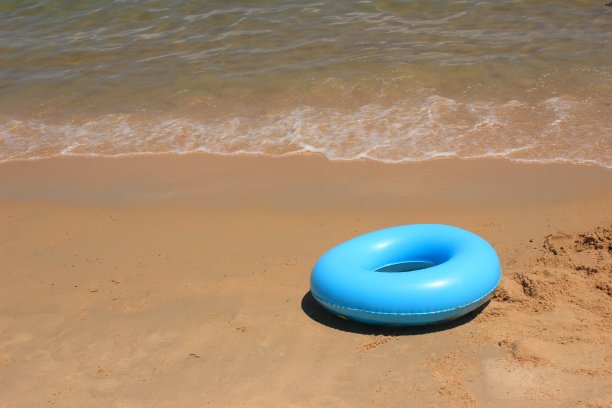 游泳圈图片下载