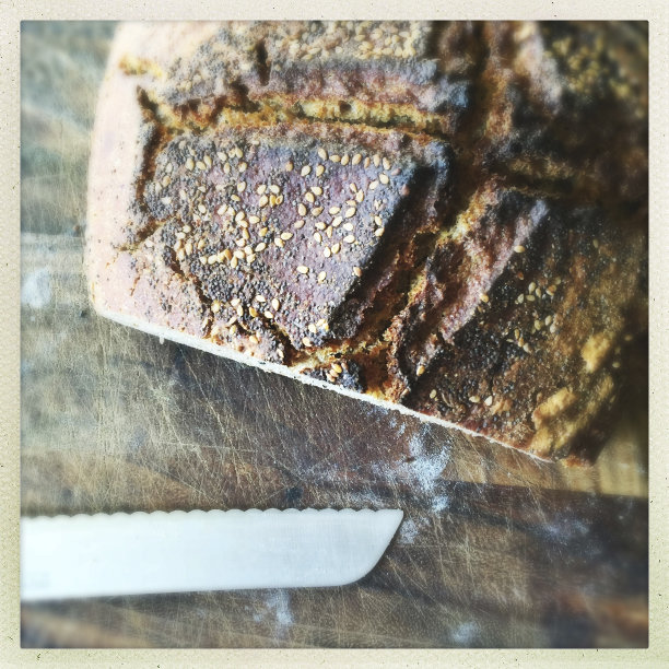 带刀的硬面包图片下载