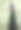 小女孩在绿色的麦田里图片下载
