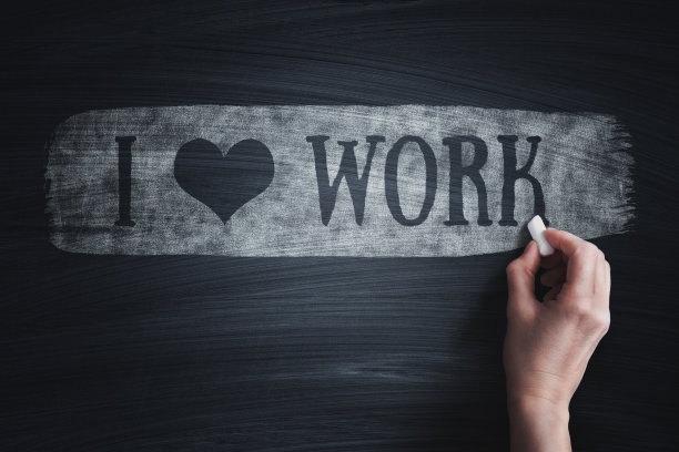 黑板上用我喜欢的粉笔题字手绘图片下载