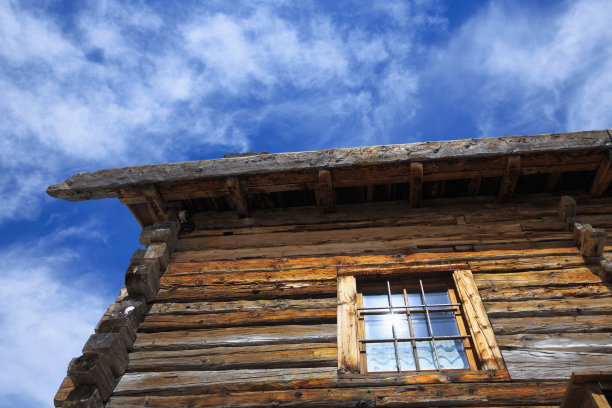 窗山家小木屋图片下载