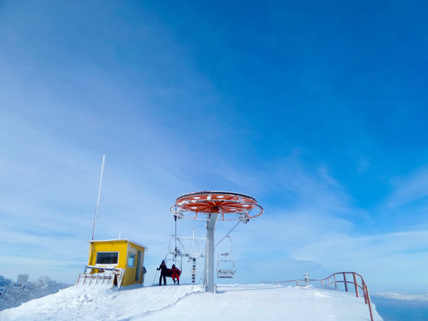 大红色螺丝转动机构图片下载