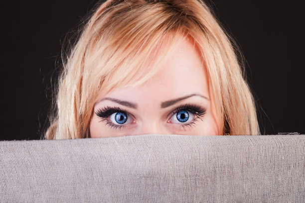 蓝色的眼睛图片下载