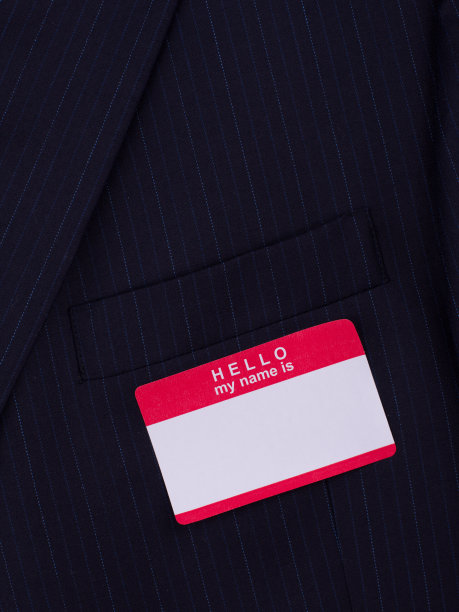 男士西装外套上的名牌图片下载