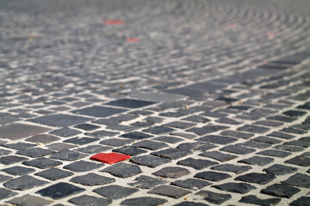 红色的鹅卵石图片下载