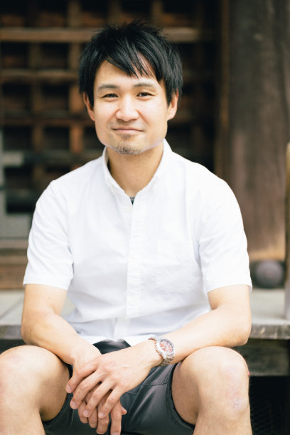 一个快乐的日本人的特写图片下载