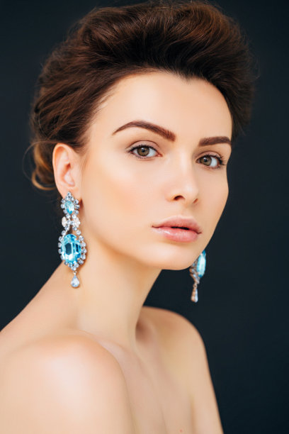 一个漂亮女人的肖像图片下载