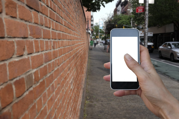 女性使用智能手机图片下载