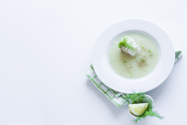 韭菜土豆鳕鱼汤图片下载