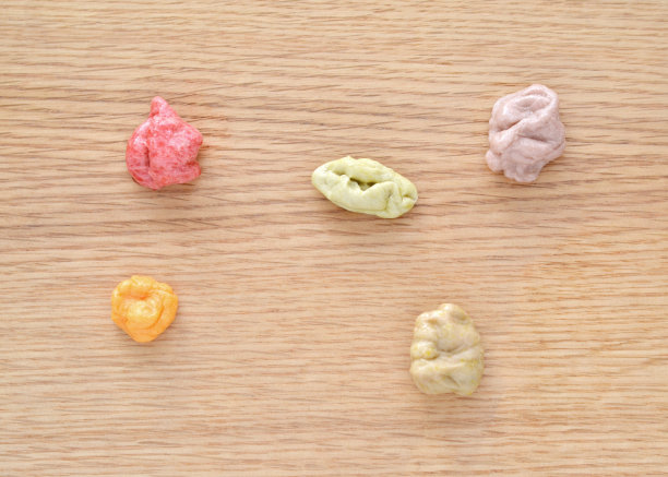 嚼口香糖图片下载