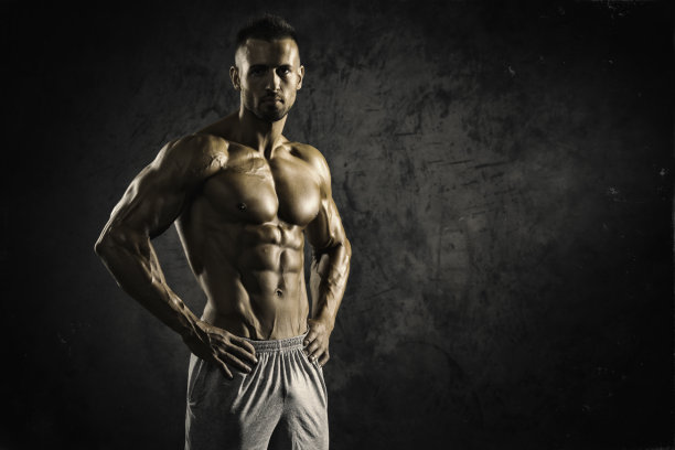 强大的肌肉发达的男性素材图片