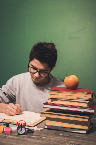 回到学校图片下载