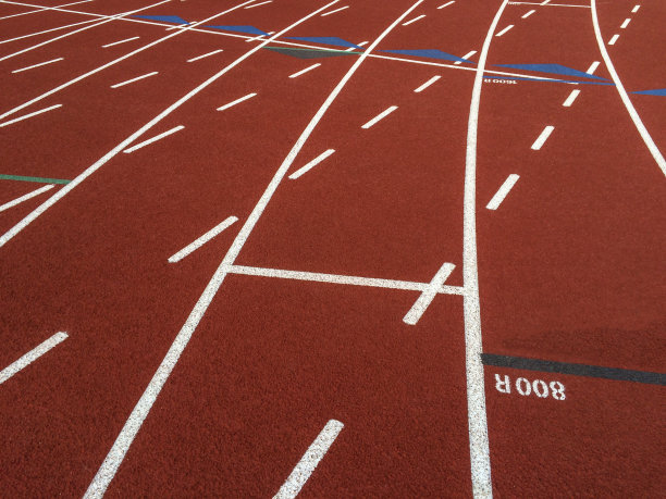 新的高中跑道图片下载